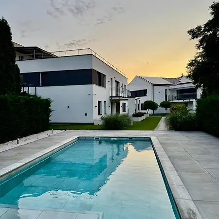 Penthouse Happy Seasons *